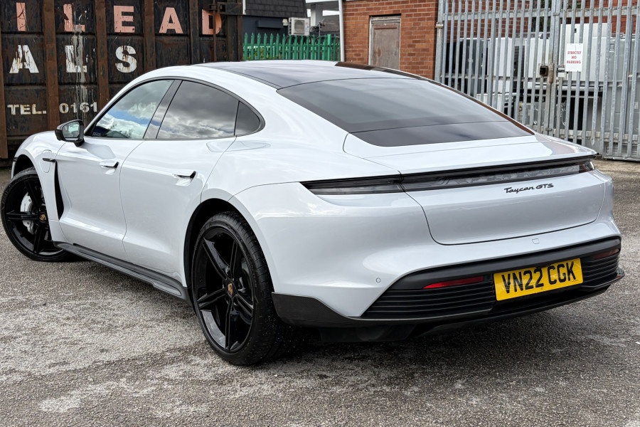 Porsche Taycan  