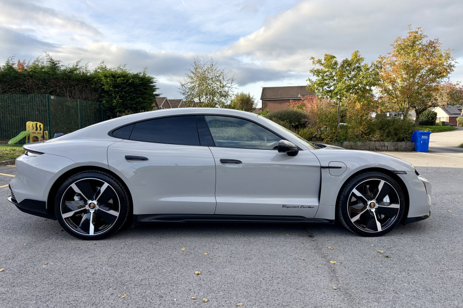 Porsche Taycan  