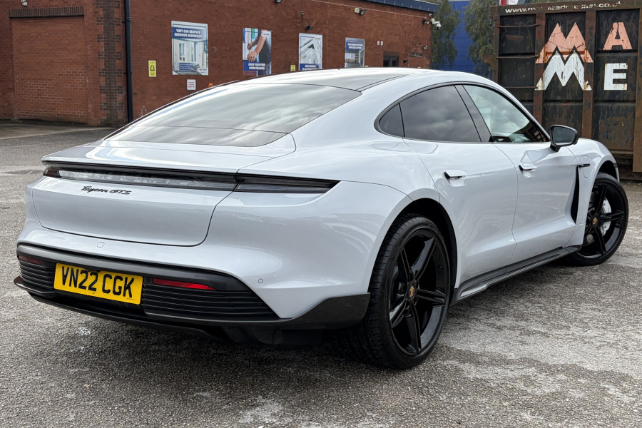 Porsche Taycan  
