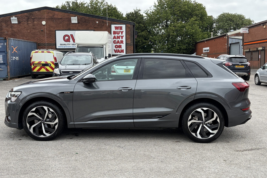 Audi E-tron 