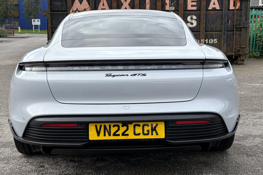 Porsche Taycan  